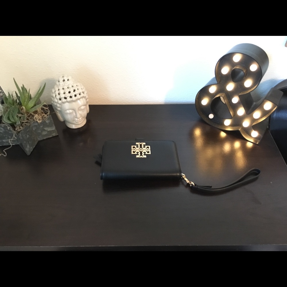 Tory Burch wallet